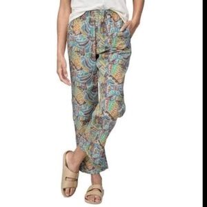 New women’s Patagonia funhoggers pant size small